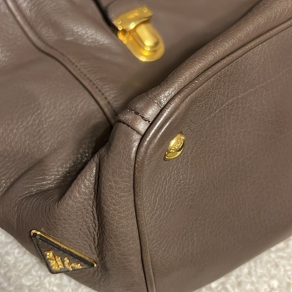 PRADA PIETRA CERVO(Deerskin) all Leather TOTE w/pretty gold hardware Like New! - Picture 7 of 17